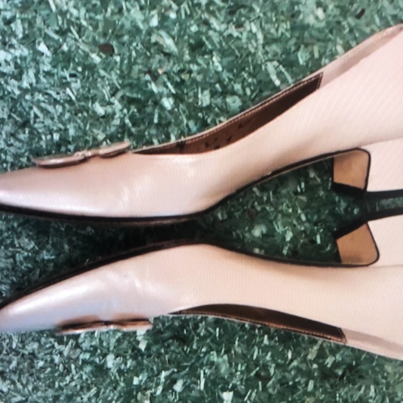 Vaneli soft pale gold cream dress shoes and half inch heel - Picture 5 of 5